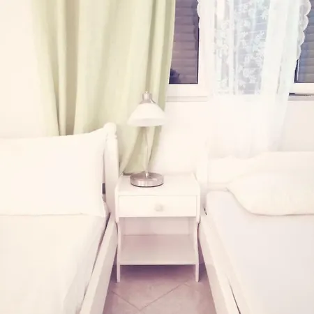 Rossi's * Moraḯtika