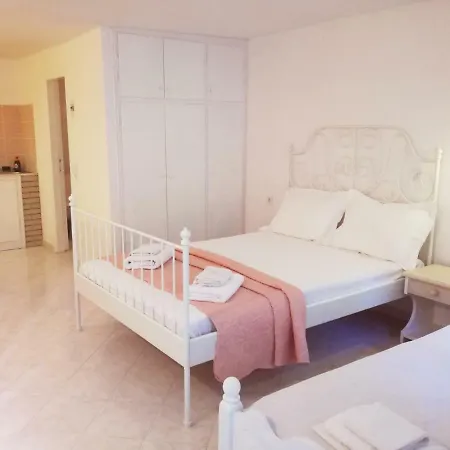 Rossi's Appartamento Moraḯtika