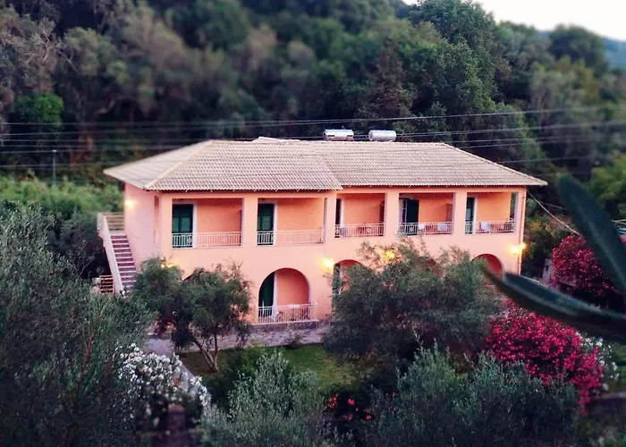 Rossi's Апартаменты Мораитика