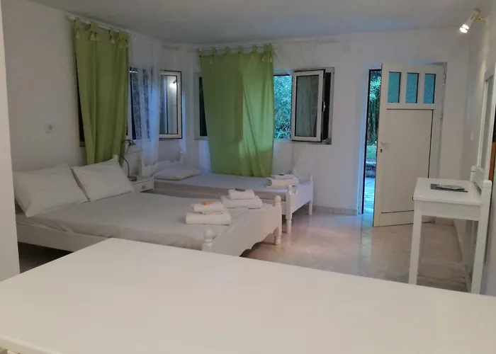 Апартаменты Rossi's Мораитика