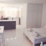 Rossi's Appartement Moraitika