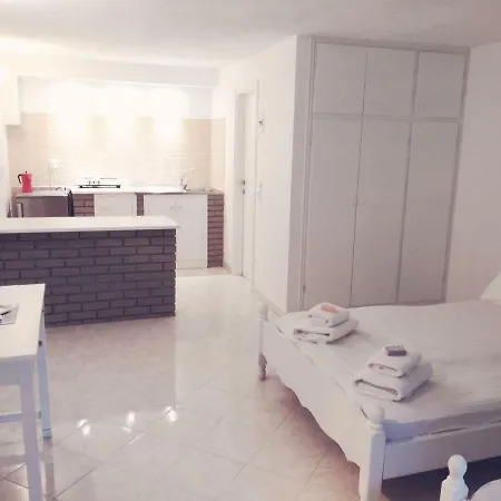 Rossi's Apartment Moraitika